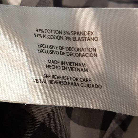 GAP Black and White Casual Button Down Shirt for Everyday Wear - Picture 7 of 7